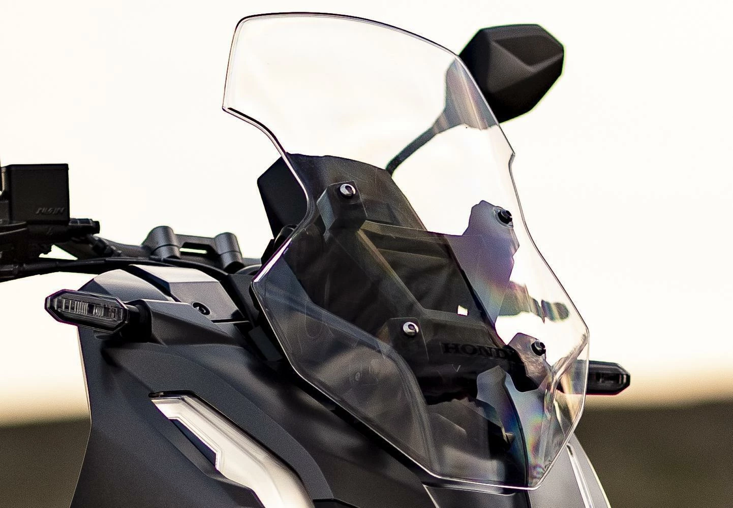 ADV150 (MY21) - Honda Candy Rosy Red 4 ADV150 (MY21) - Honda Candy Rosy Red - Image 4