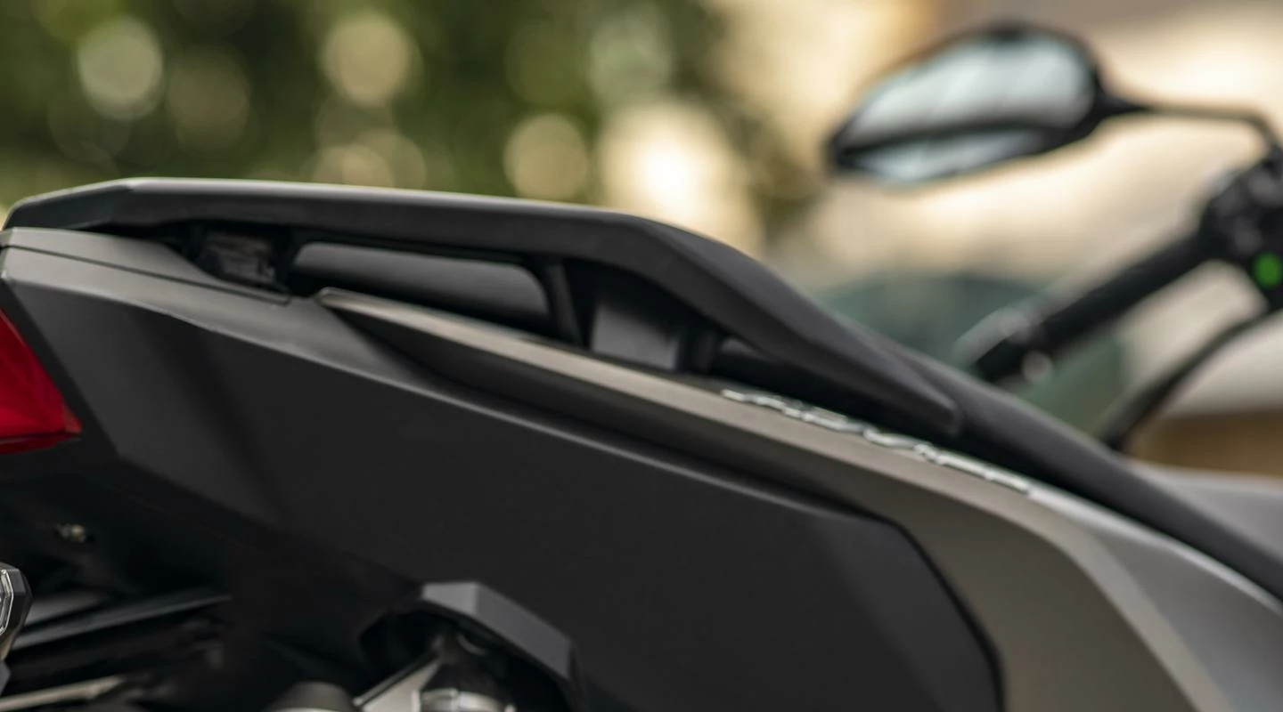 ADV150 (MY21) - Honda Candy Rosy Red 5 ADV150 (MY21) - Honda Candy Rosy Red - Image 5