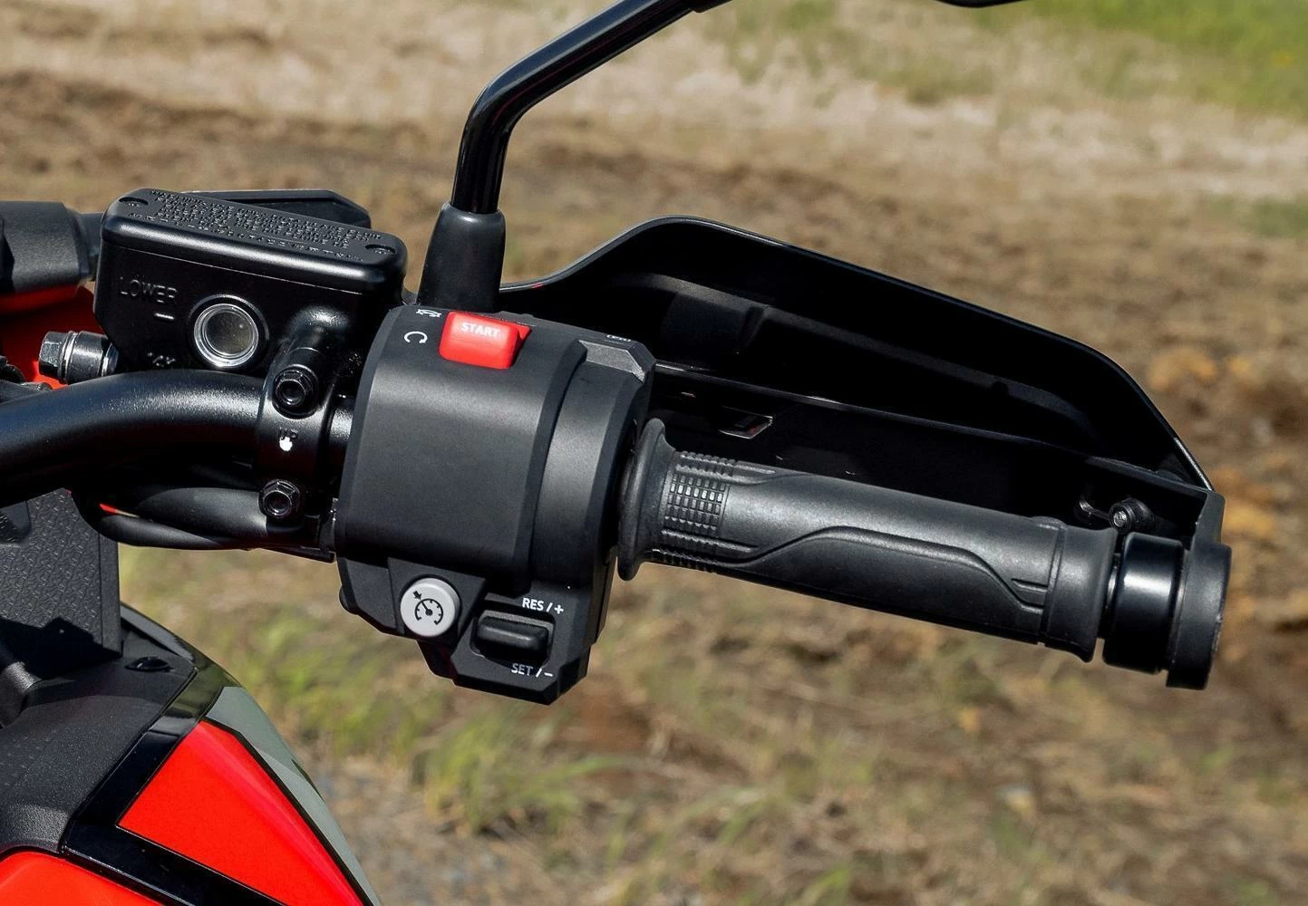 Africa Twin (MY22) - Honda Grand Prix Red 4 Africa Twin (MY22) - Honda Grand Prix Red - Image 4