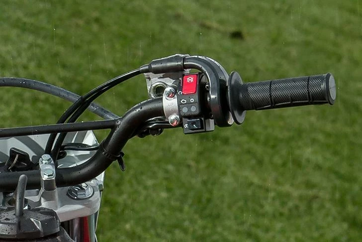 CRF125F Small Wheel (MY22) - Honda Extreme Red 6 CRF125F Small Wheel (MY22) - Honda Extreme Red - Image 6