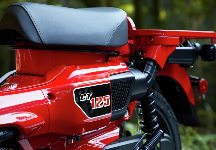 CT125 (MY21) - Honda Glowing Red 4 CT125 (MY21) - Honda Glowing Red - Image 4