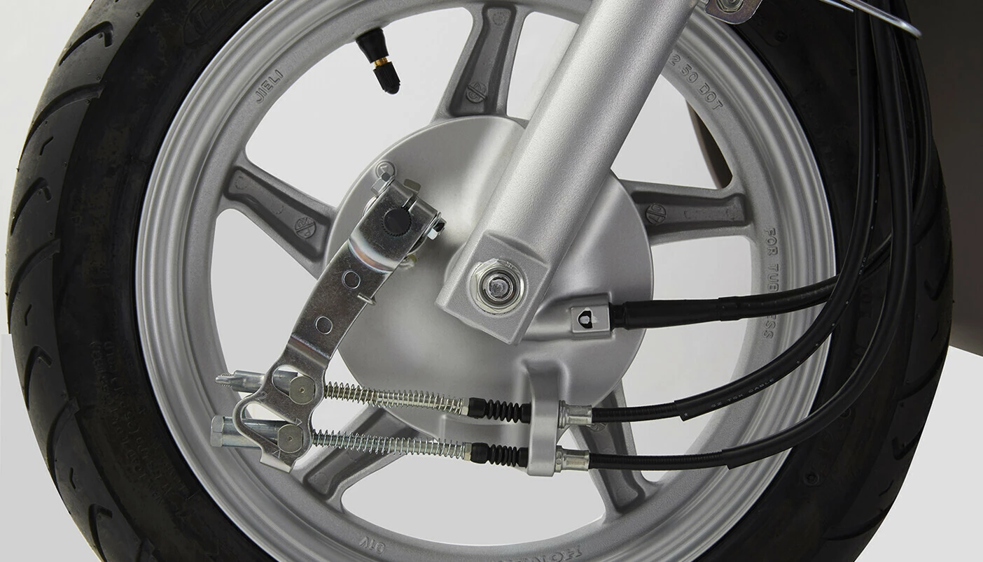 MW110 Benly (MY16) - Honda Pearl White 3 MW110 Benly (MY16) - Honda Pearl White - Image 3