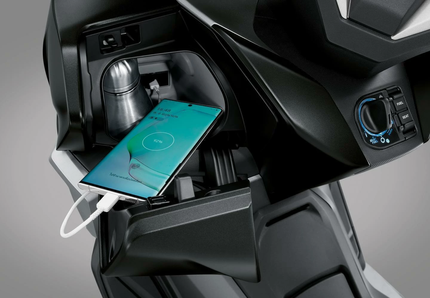 Forza 350 (MY21) - Honda Pearl Horizon White 5 Forza 350 (MY21) - Honda Pearl Horizon White - Image 5