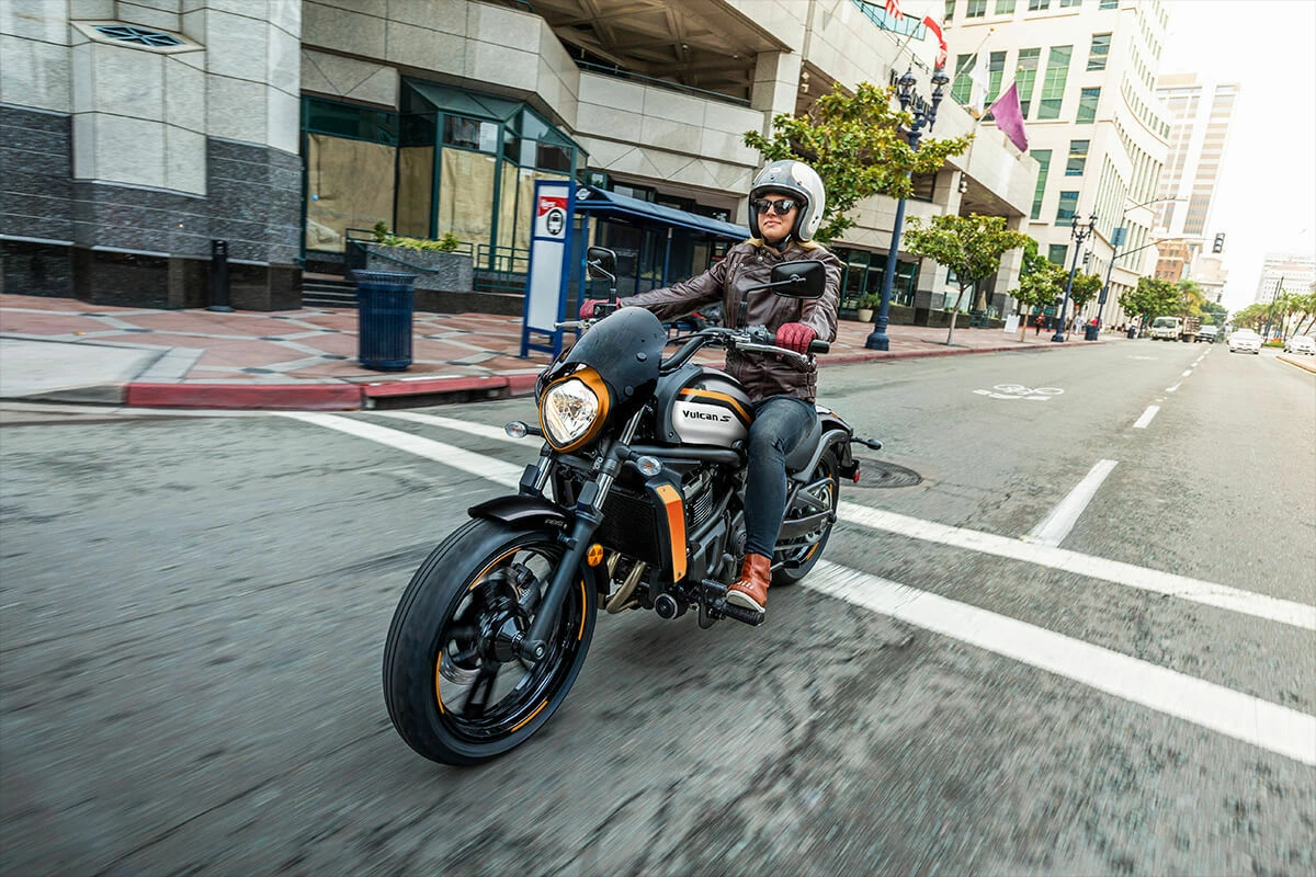 Kawasaki Vulcan S Café (LAMS) (MY22) | Brisbane Motorcycles Ebony / Pearl Robotic White 5 Kawasaki Vulcan S Café (LAMS) (MY22) | Brisbane Motorcycles Ebony / Pearl Robotic White - Image 5