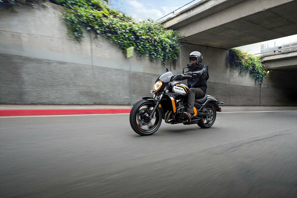 Kawasaki Vulcan S Café (LAMS) (MY22) | Brisbane Motorcycles Ebony / Pearl Robotic White 6 Kawasaki Vulcan S Café (LAMS) (MY22) | Brisbane Motorcycles Ebony / Pearl Robotic White - Image 6