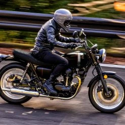 Kawasaki W800 Street (MY22) | Brisbane Motorcycles Ebony / Metallic Graphene Gray -Bikes popular shop KAW W800STR MY22 1 11