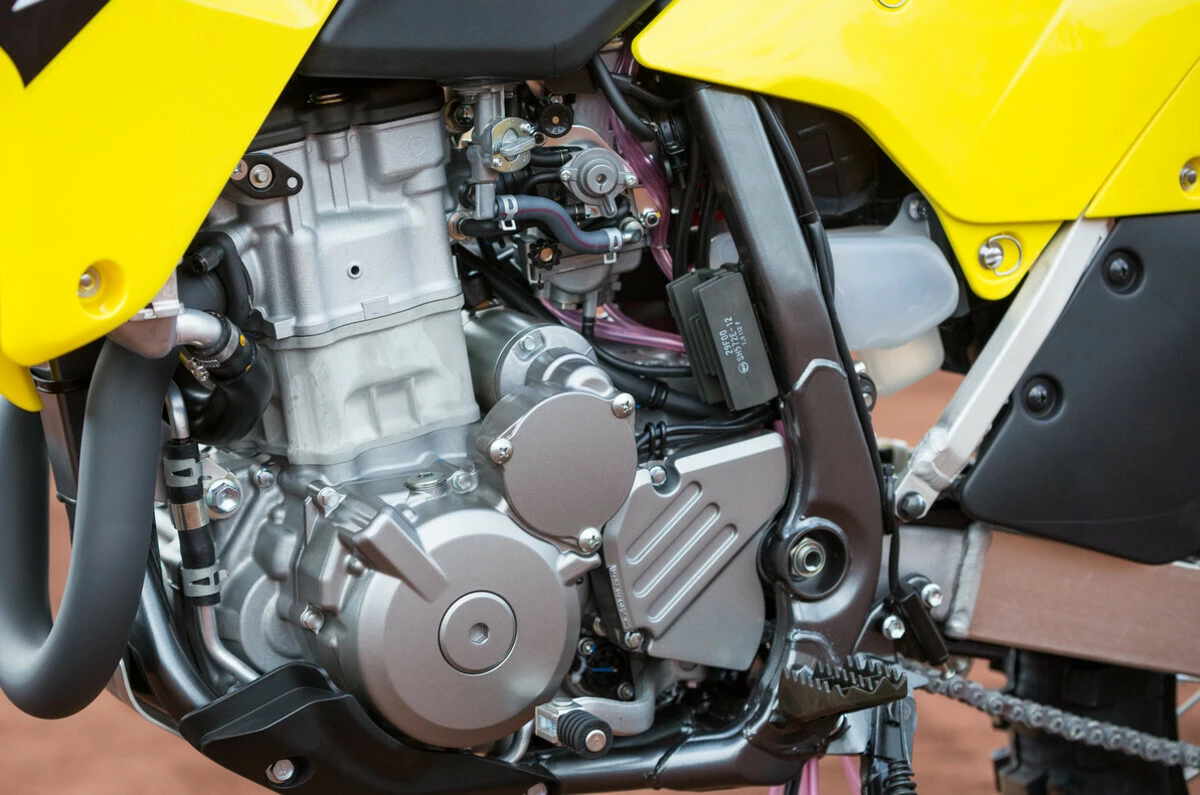 DR-Z400E (MY22) - Suzuki Champion Yellow No. 2 5 DR-Z400E (MY22) - Suzuki Champion Yellow No. 2 - Image 5