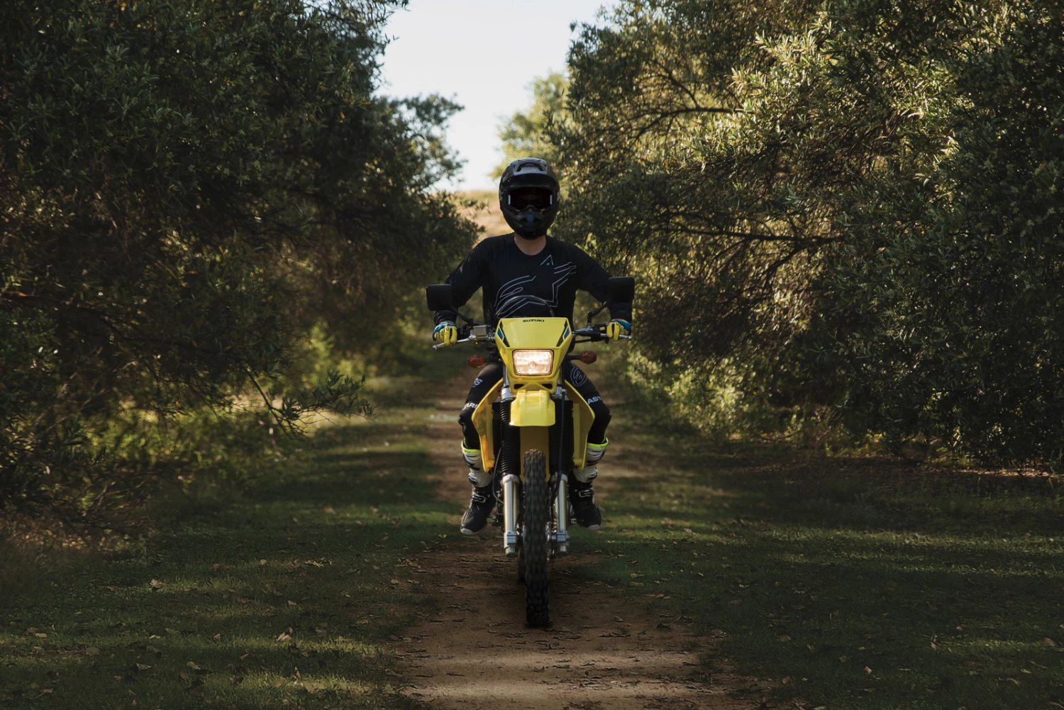 DR-Z400E (MY22) - Suzuki Champion Yellow No. 2 3 DR-Z400E (MY22) - Suzuki Champion Yellow No. 2 - Image 3